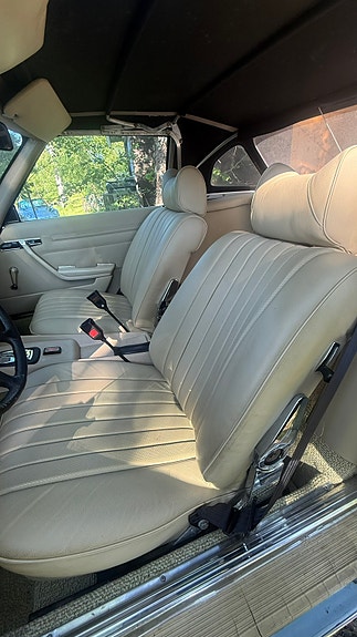 Mercedes-Benz 350 SL 7 of 7