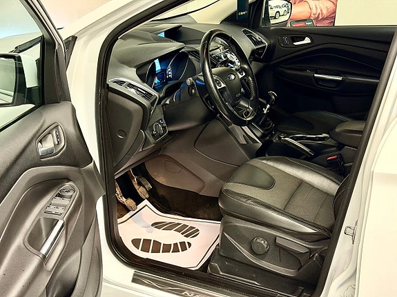Ford Kuga 7 of 12