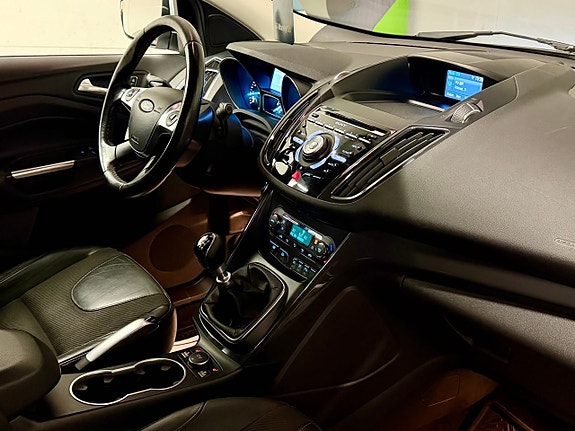 Ford Kuga 10 of 12
