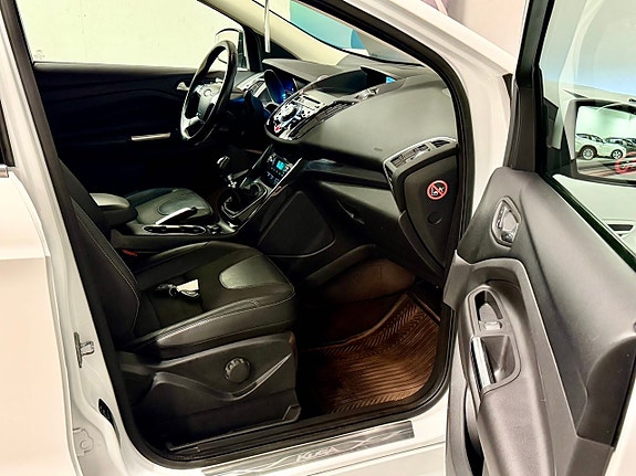 Ford Kuga 9 of 12