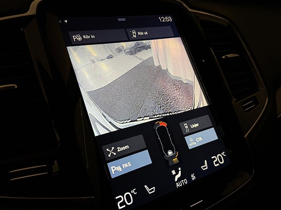 Volvo XC90 18 of 23