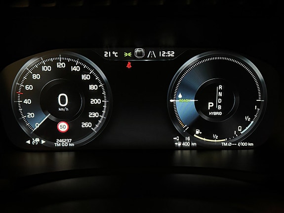 Volvo XC90 15 of 23