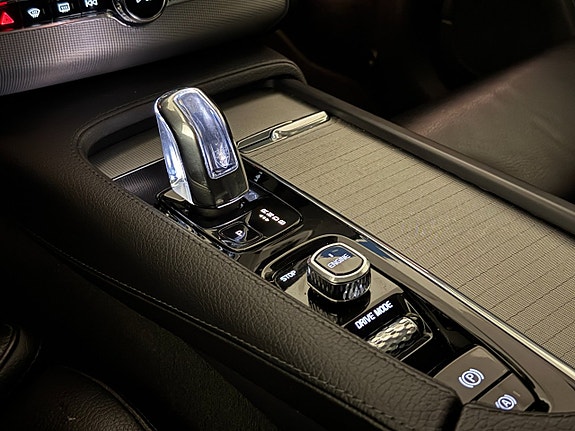 Volvo XC90 16 of 23
