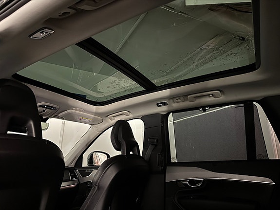 Volvo XC90 11 of 23