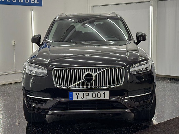 Volvo XC90 2 of 23