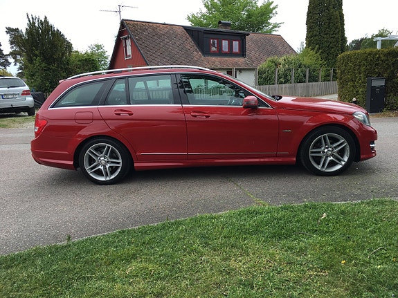 Mercedes-Benz C200 4 of 5