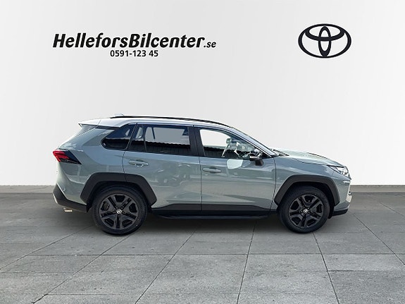 Toyota RAV4 18 of 25