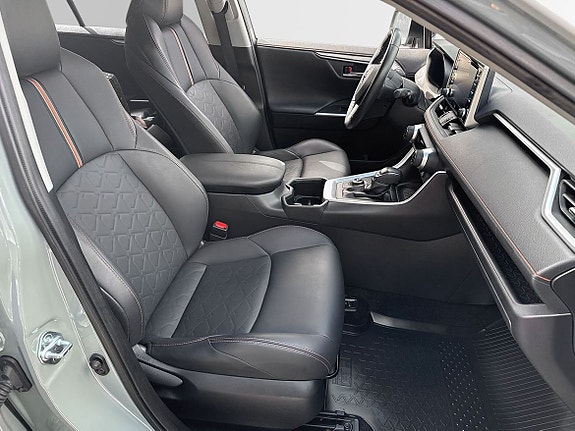 Toyota RAV4 7 of 25