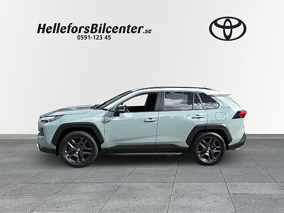 Toyota RAV4 4 of 25