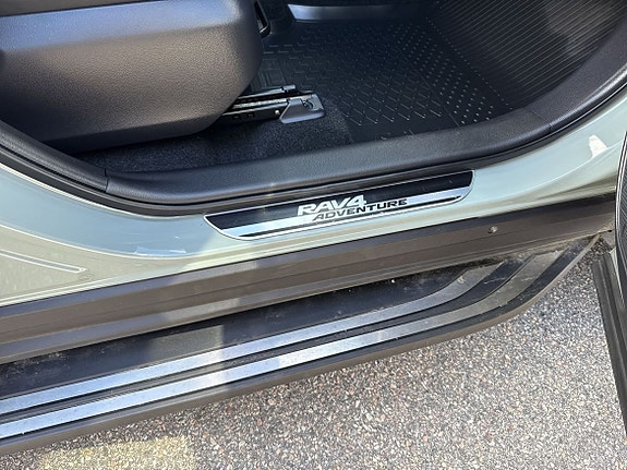 Toyota RAV4 21 of 25