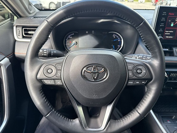 Toyota RAV4 14 of 25