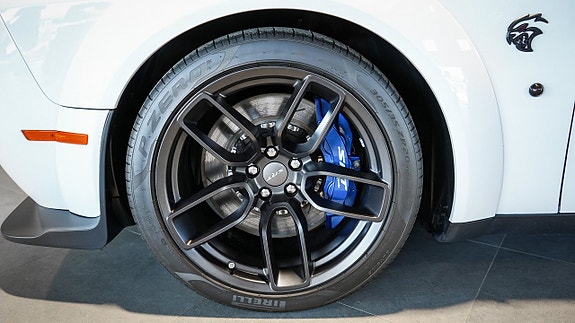 Dodge Challenger 11 of 22