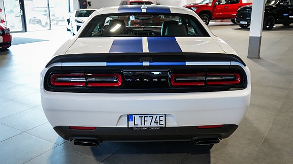 Dodge Challenger 6 of 22