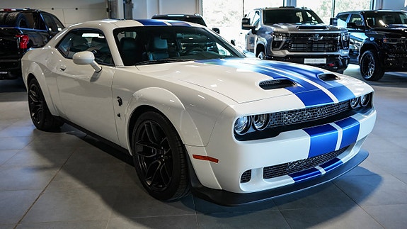 Dodge Challenger 8 of 22