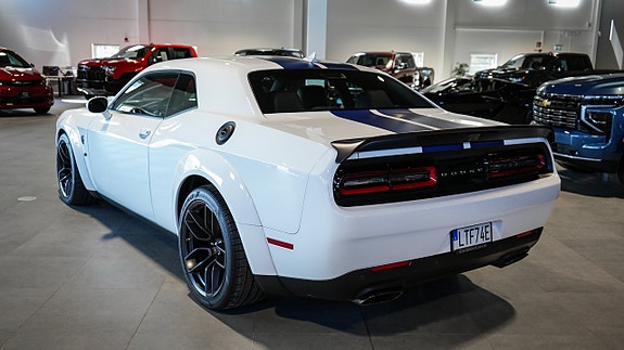Dodge Challenger 5 of 5
