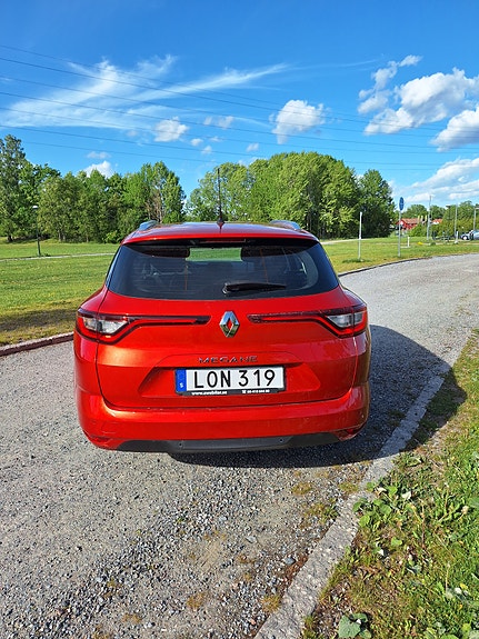 Renault Megane IV 4 of 5