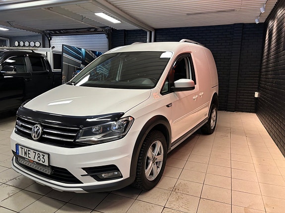 Volkswagen Caddy Alltrack 2 of 5