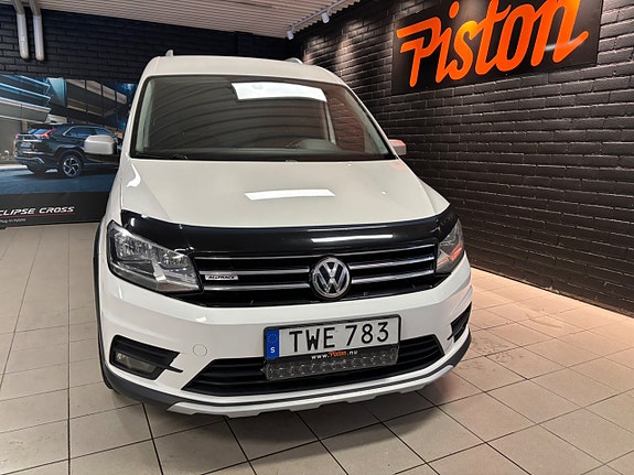 Volkswagen Caddy Alltrack 3 of 5