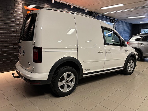 Volkswagen Caddy Alltrack 4 of 5