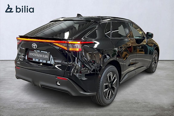 Toyota bZ4X 9 of 17