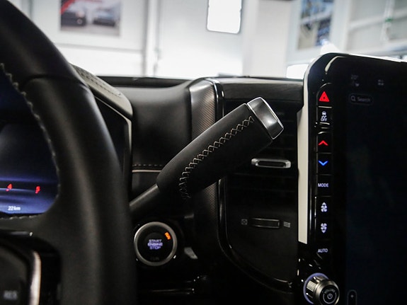 Dodge RAM 2500 16 of 25