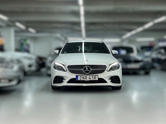 Mercedes-Benz C220 d 3 of 24