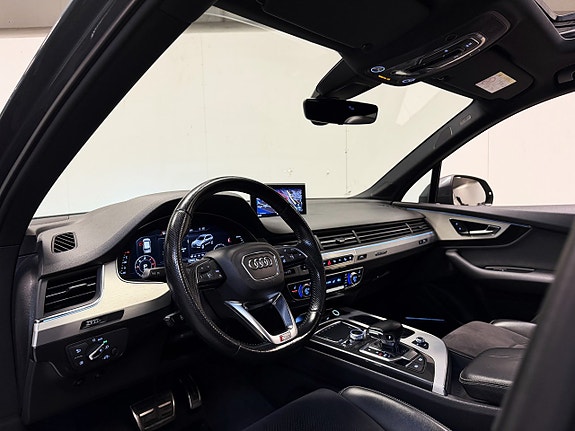 Audi Q7 12 of 24
