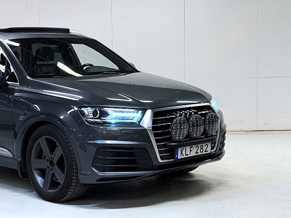 Audi Q7 8 of 24