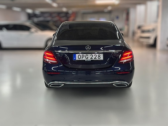 Mercedes-Benz E300 d 8 of 26