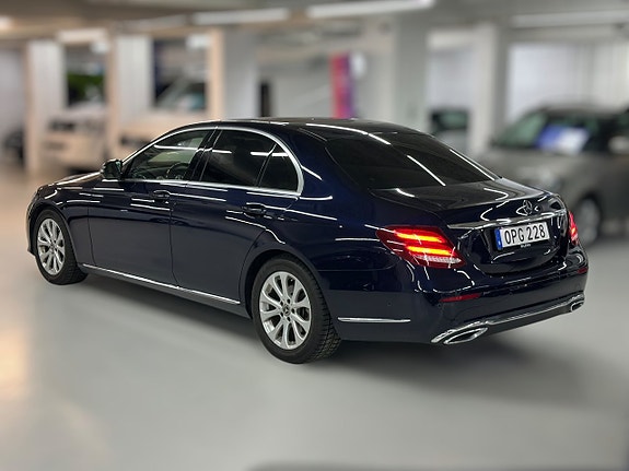 Mercedes-Benz E300 d 9 of 26