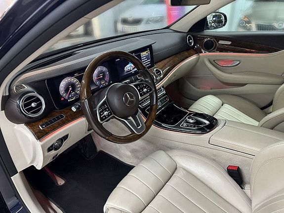 Mercedes-Benz E300 d 13 of 26