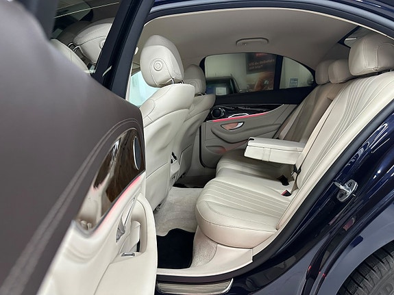 Mercedes-Benz E300 d 23 of 26