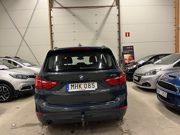 BMW 218i 4 of 5