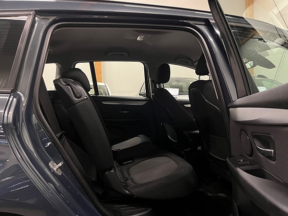 BMW 218i 10 of 16