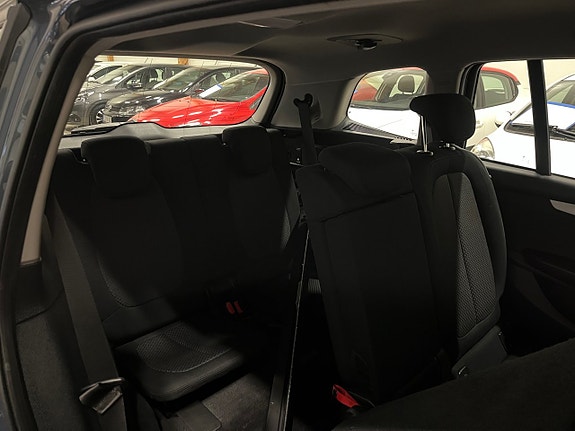 BMW 218i 11 of 16