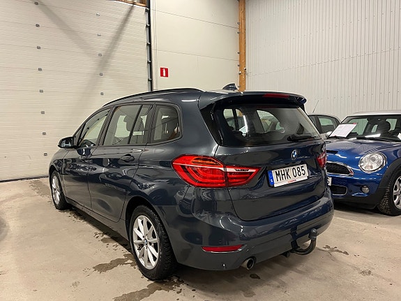 BMW 218i 5 of 5