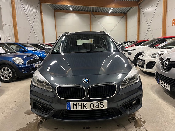 BMW 218i 7 of 16