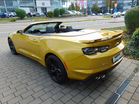 Chevrolet Camaro SS 3 of 4