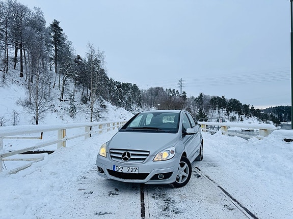 Mercedes-Benz B180
