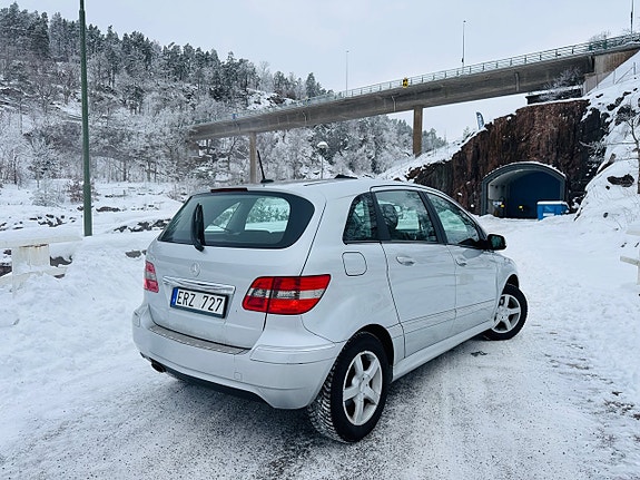 Mercedes-Benz B180 5 of 5