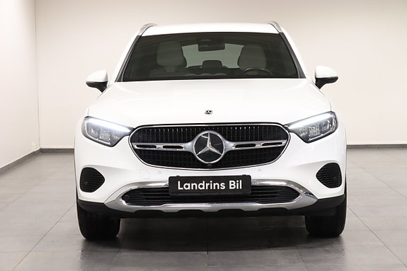 Mercedes-Benz GLC200 2 of 5