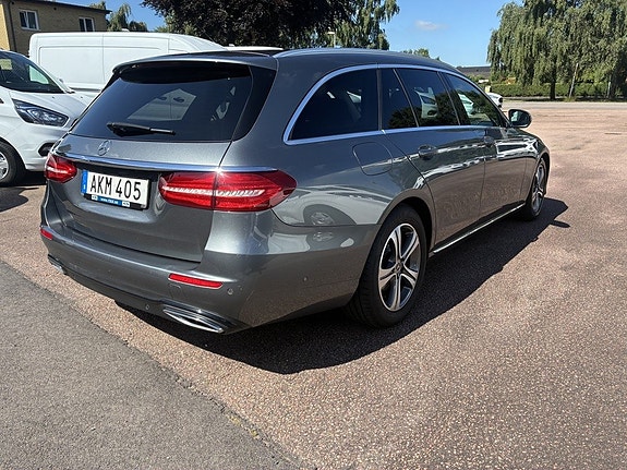 Mercedes-Benz E200 d 4 of 5