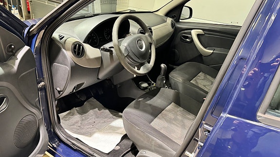 Dacia Sandero 5 of 5