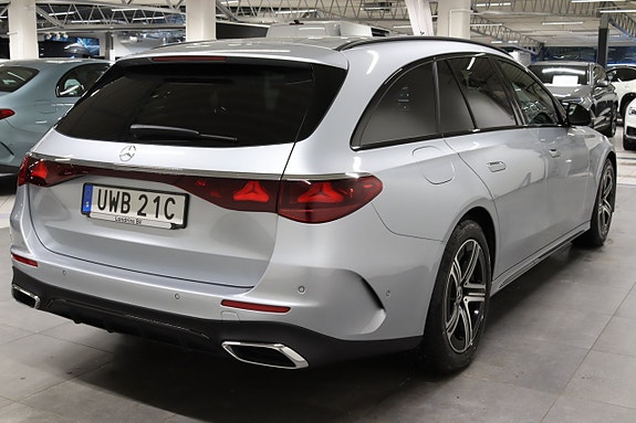 Mercedes-Benz E220 8 of 21