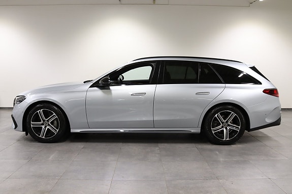 Mercedes-Benz E220 3 of 5