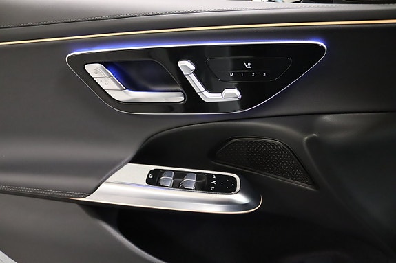 Mercedes-Benz E220 17 of 21