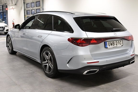 Mercedes-Benz E220 4 of 5