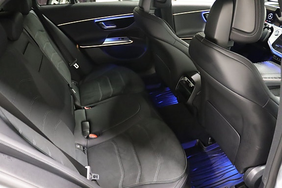 Mercedes-Benz E220 21 of 21