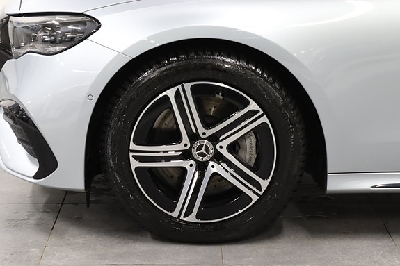 Mercedes-Benz E220 9 of 21