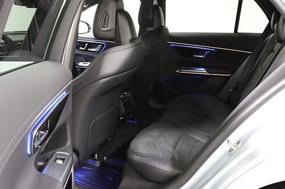 Mercedes-Benz E220 11 of 21